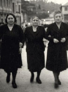 Lola, Amparo e Julia Touza Domínguez